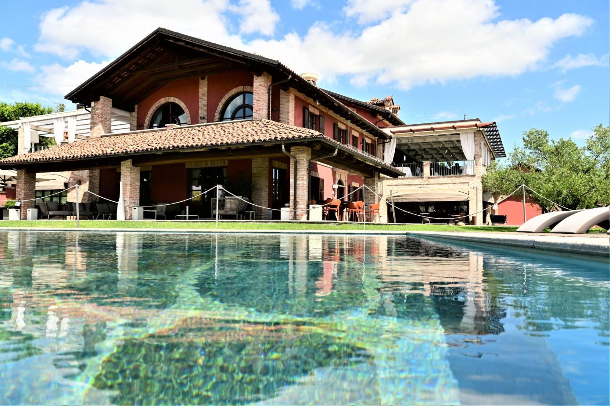 La Madernassa Resort - Casalora Dimora Storica Di Charme Guarene Zewnętrze zdjęcie