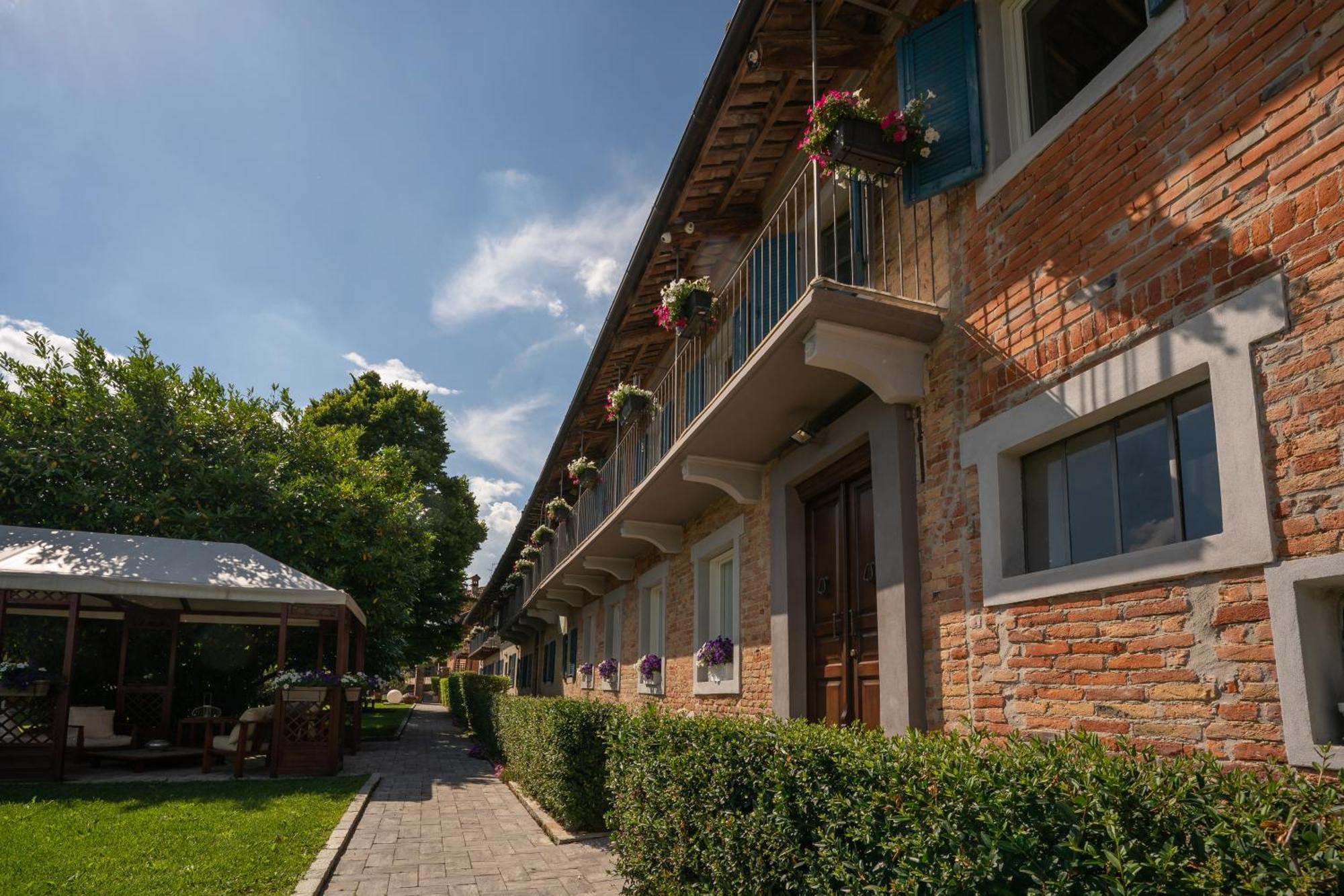 La Madernassa Resort - Casalora Dimora Storica Di Charme Guarene Zewnętrze zdjęcie